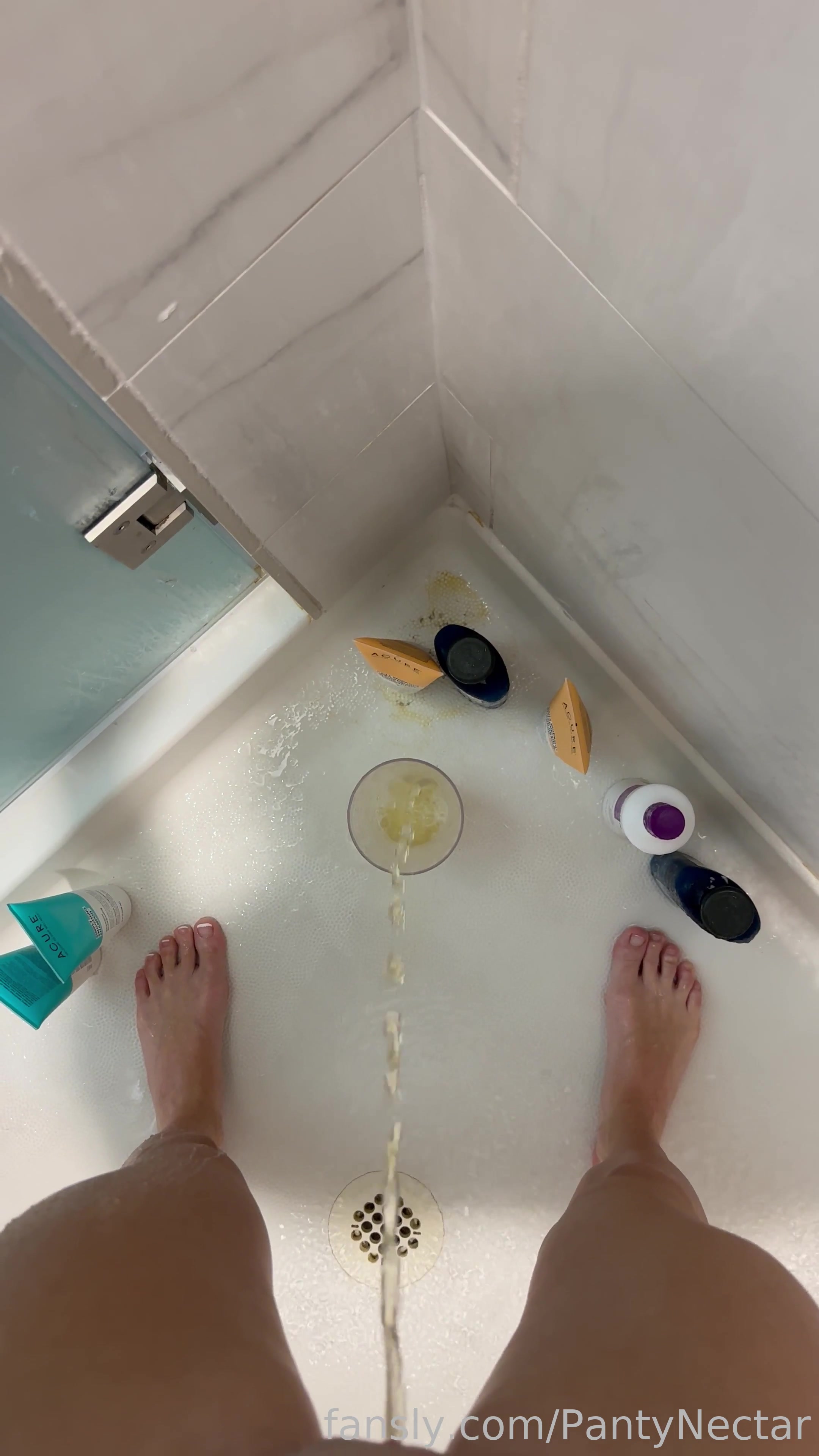 Pouring My Pee All Over Myself 1/2