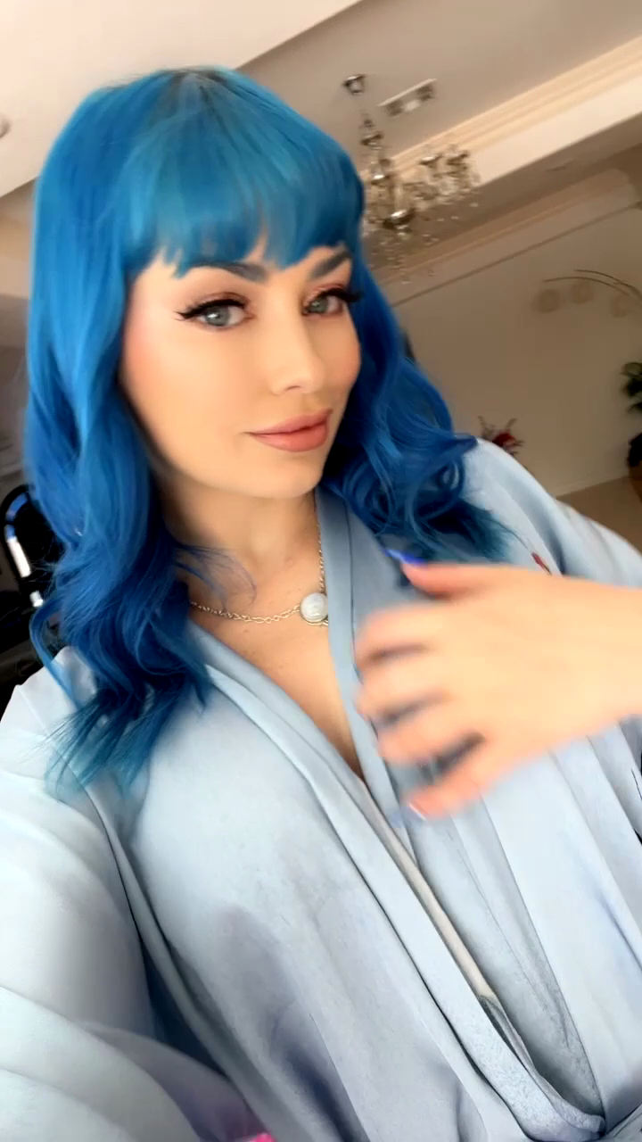 On Set Today~~ Can You Guess What Type Of Scene I'm Filming ?