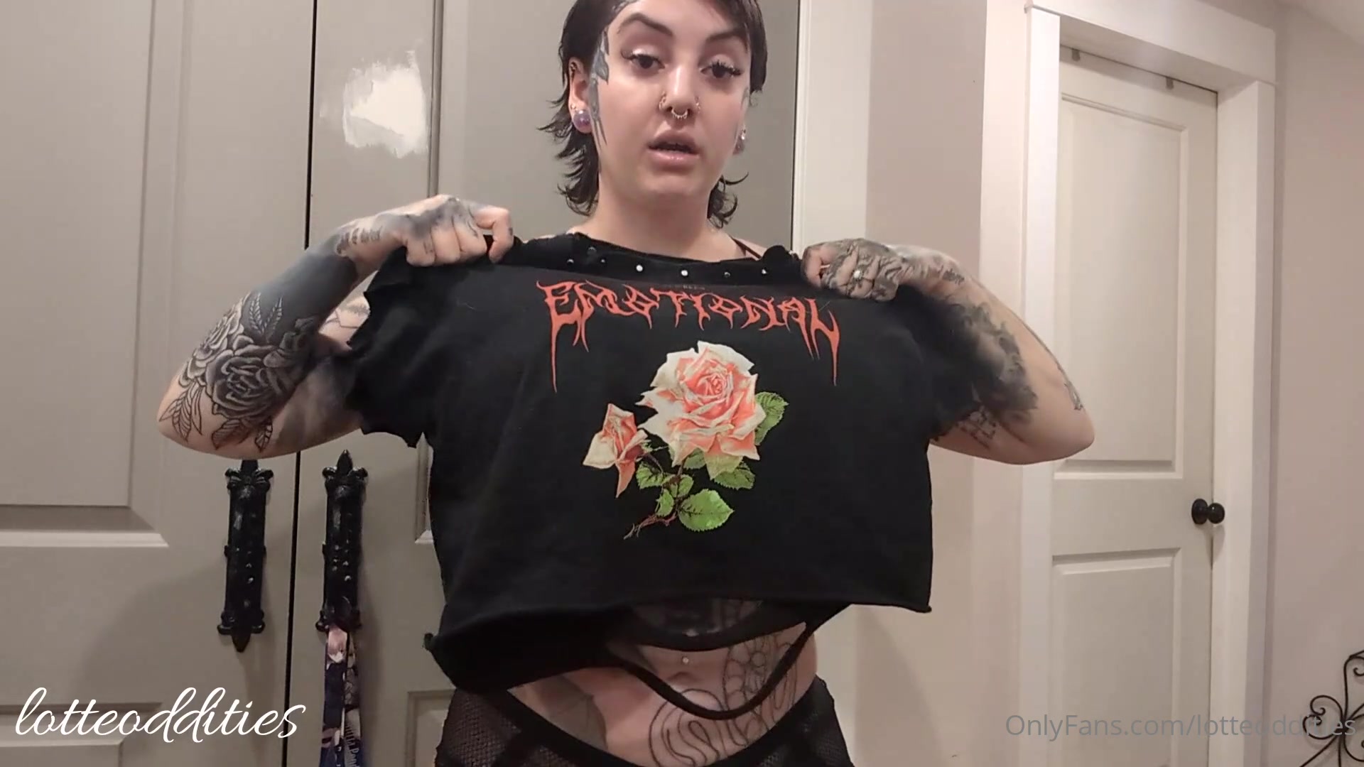 3100Cc Shirt Try On
