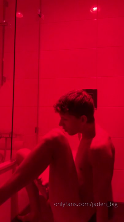 Red Light, Pornographic Dance Fight