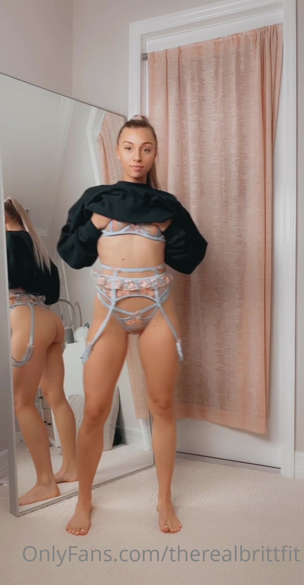 I Just Filmed A 5 Minute Strip Tease Video That Led To Something Much Naughtier