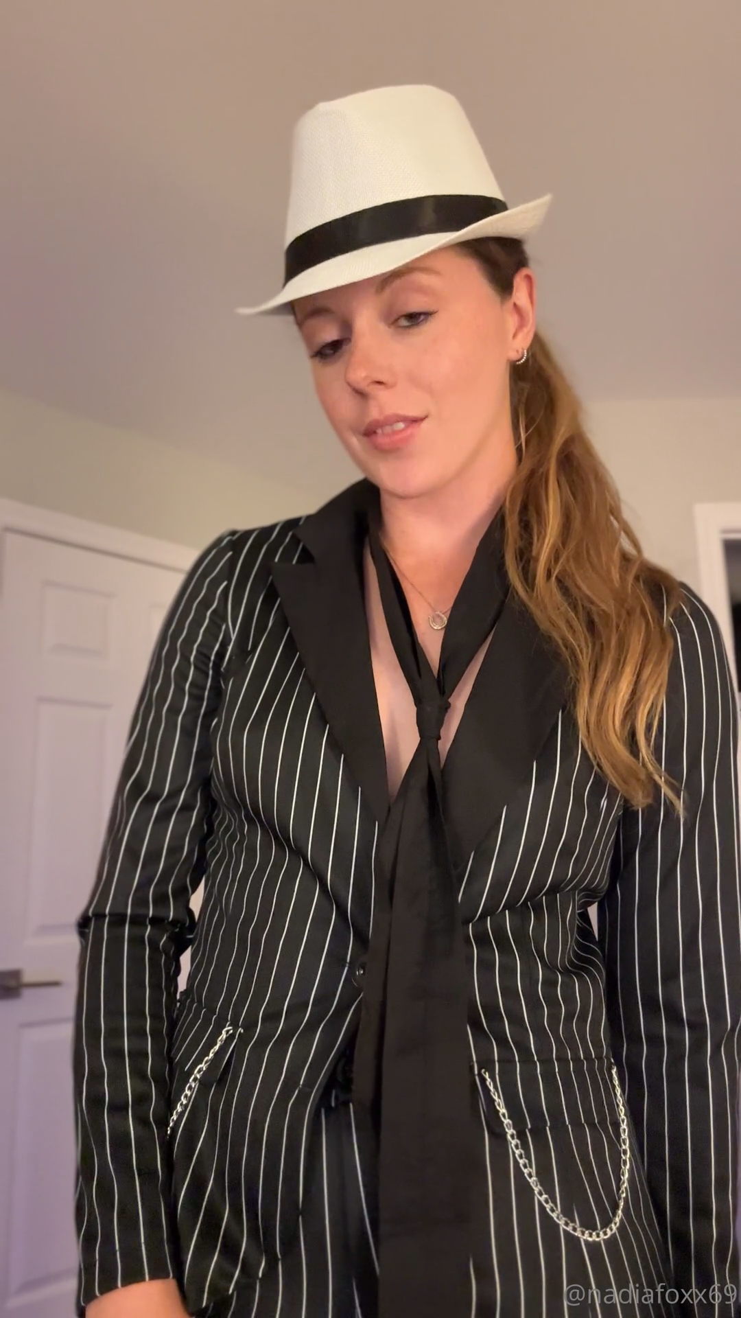 Hot Mobster Tells You How To Stroke It