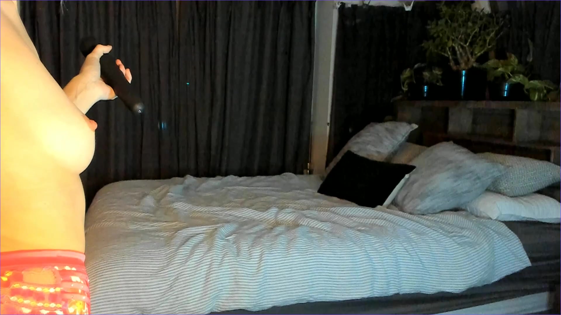 Vibrator Riding In Splits Video :D
