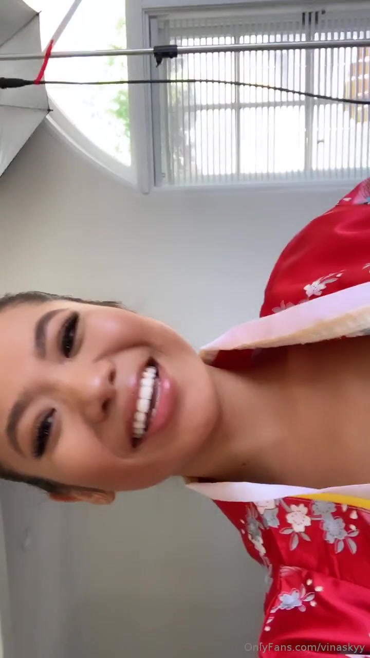 How To Properly Eat Noodles