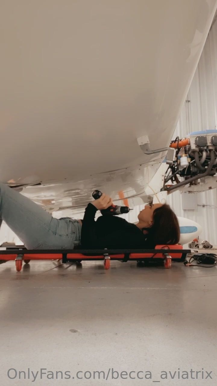 I Feel Like Megan Fox From Transformers 2/2