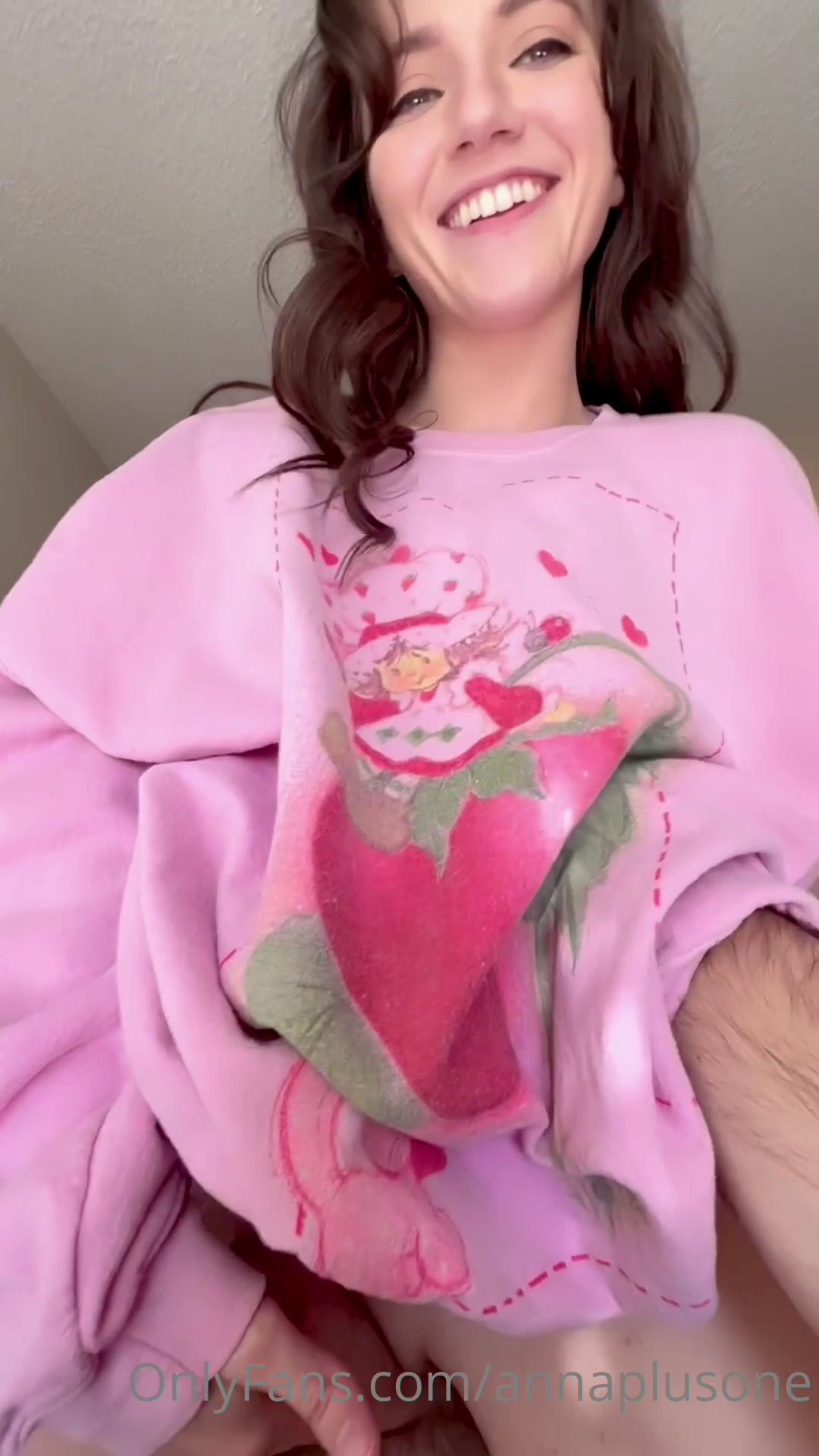 A Little Strip Tease, Pussy Job, And Good Ol' Fashioned Riding