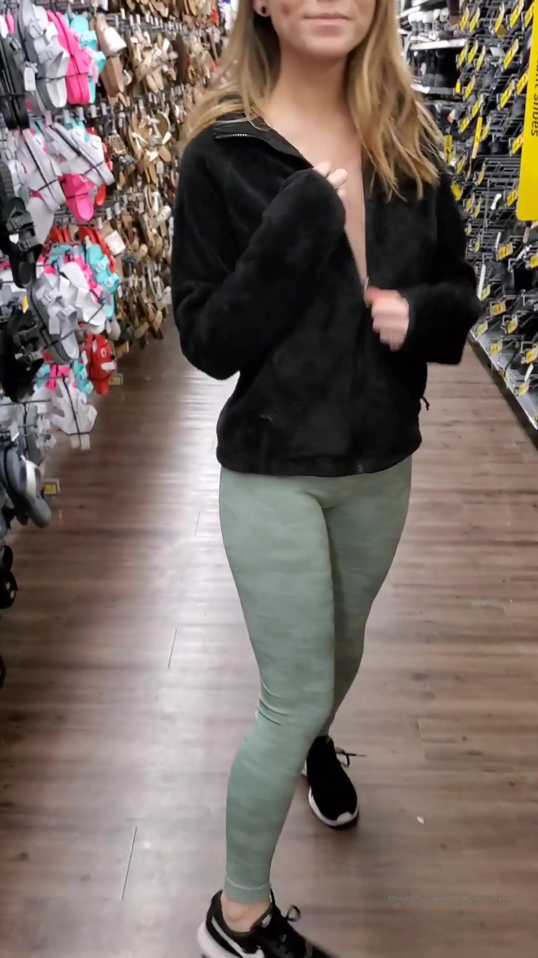 Post Work Out Shopping Leads To Flashing