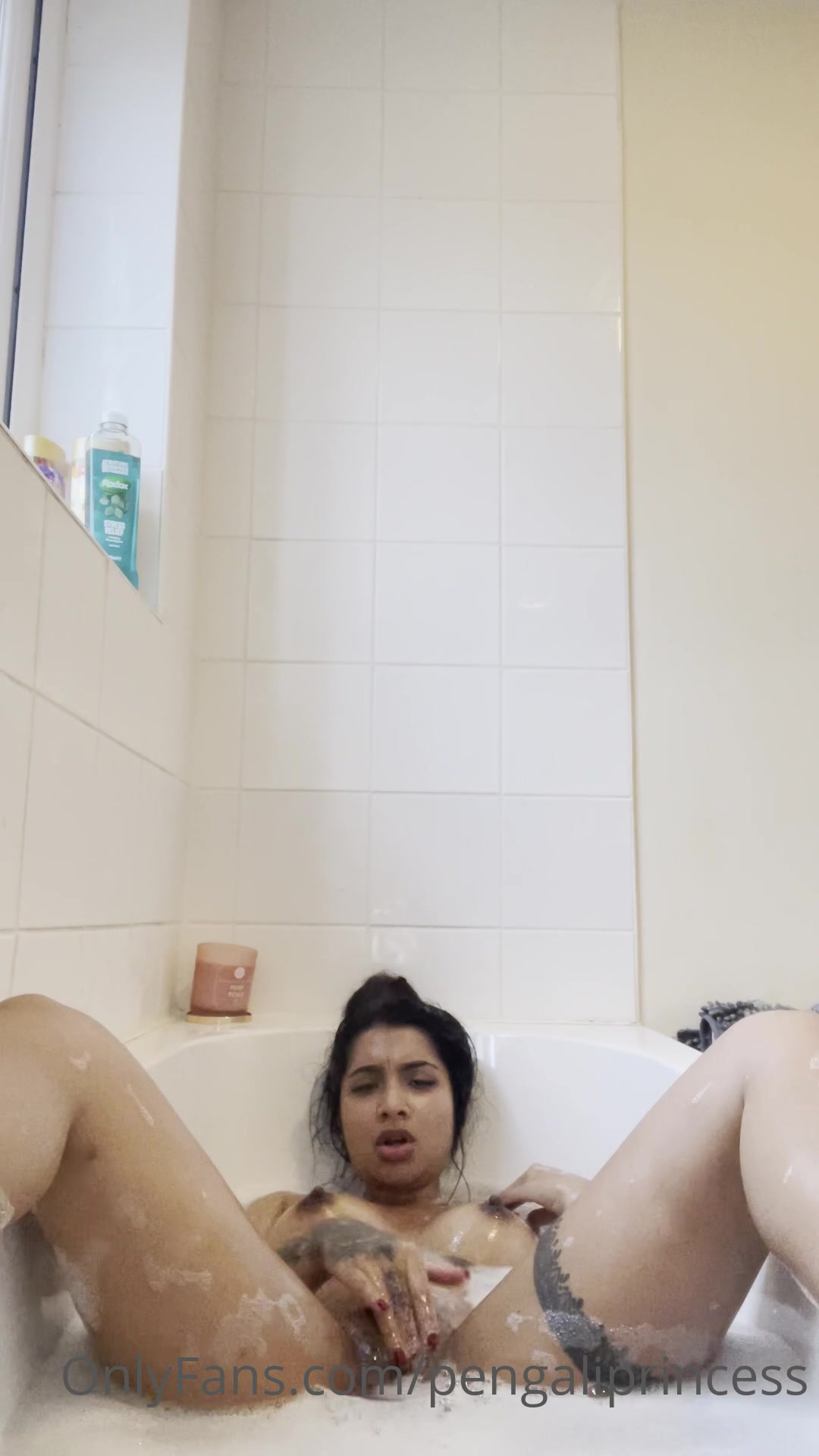 Steaming Up Cos My Pussy Too Hot To Handle