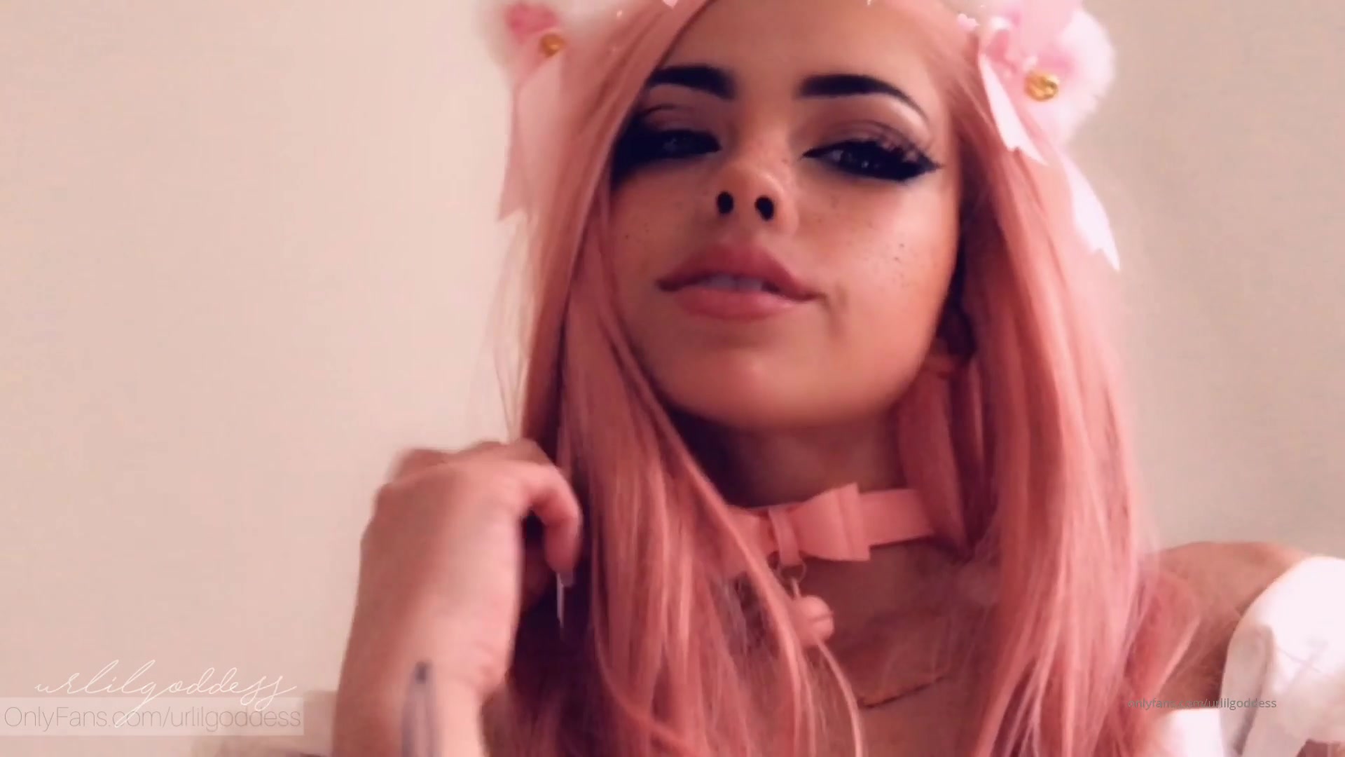 Some Closeup Casual Selfie Pics - A Vid Of Neko Chan