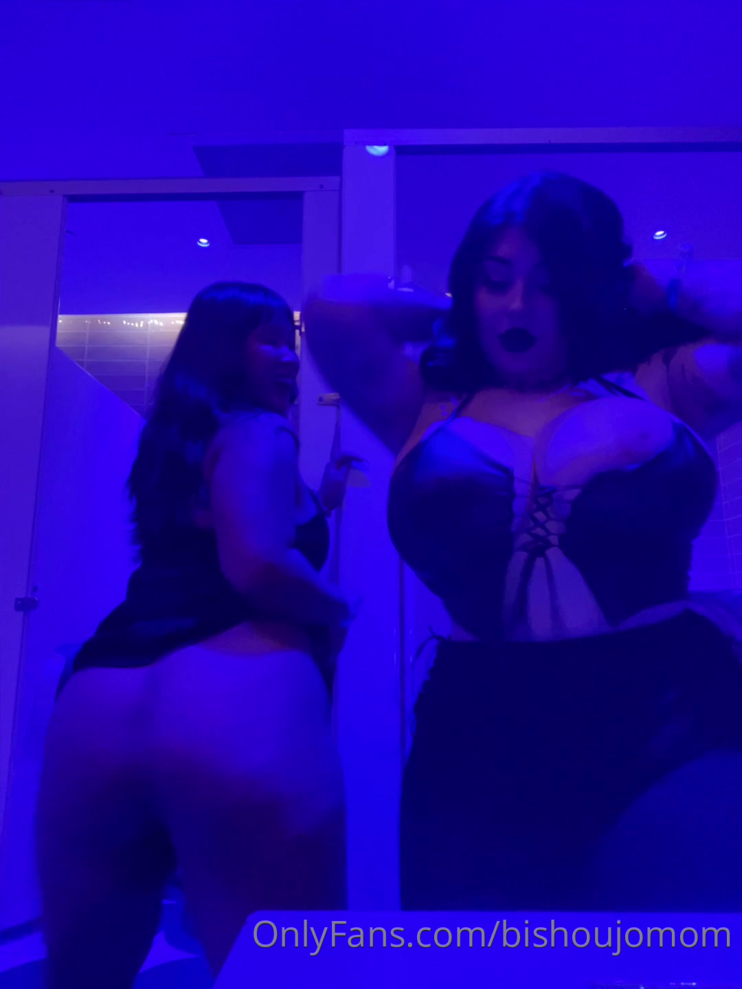 Day 0 Colossal Con South With @Mishamai 1/2