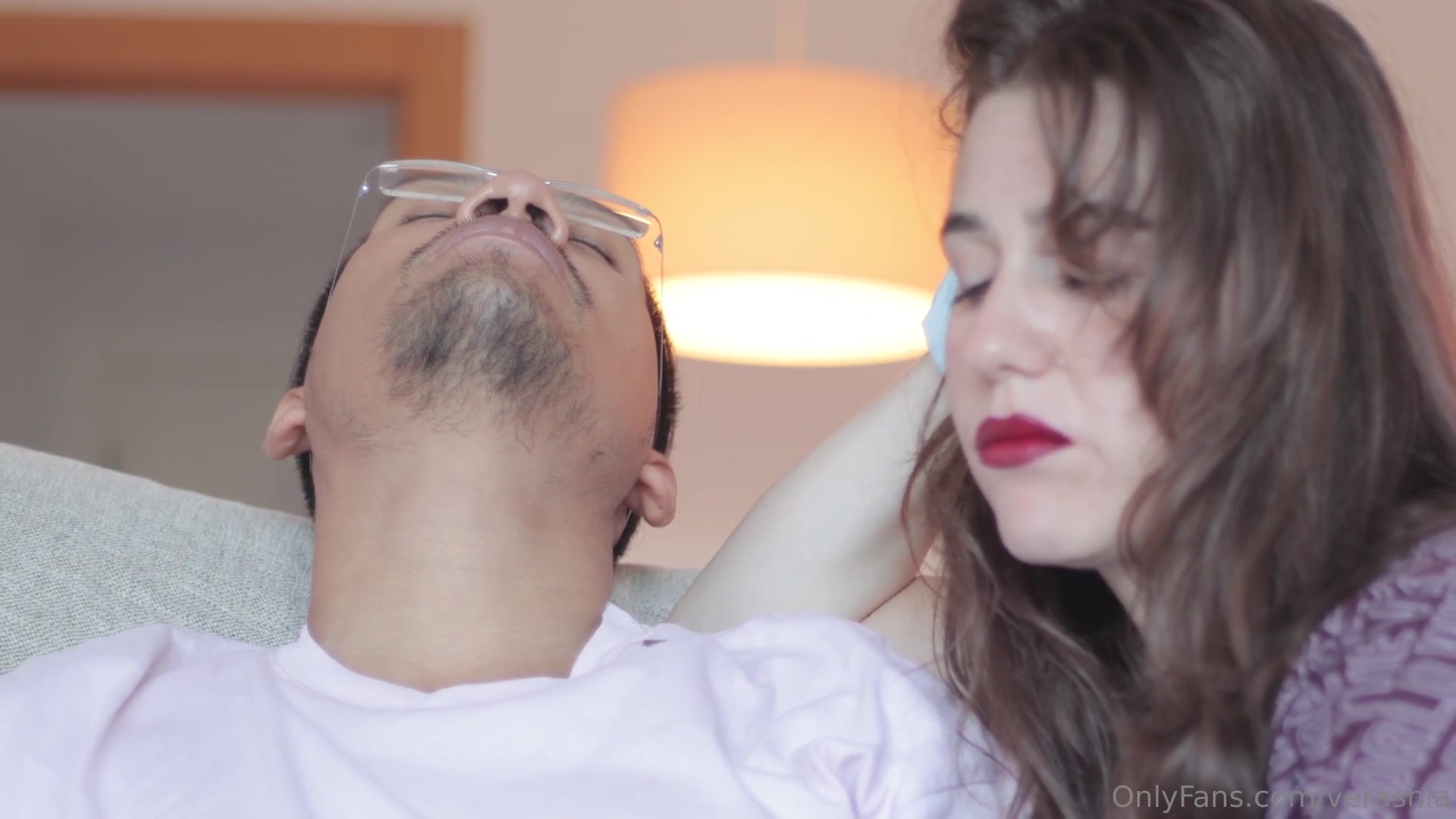 Stepson Accidentally Takes Viagra But Stepmom Knows How To Handle It