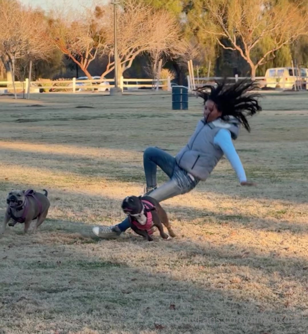 So On My Walk With @Jenniferdark, My Dog Decided To Take Her Sister And Me Out 3/4