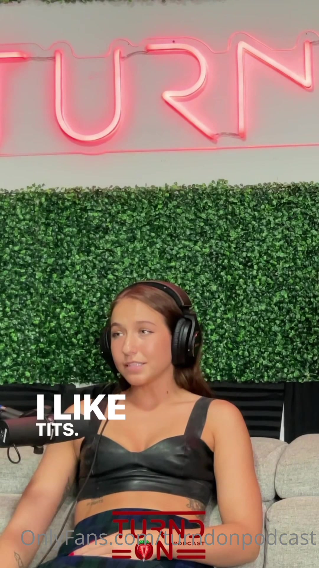 I Love Tits, I Love Ass & Eating It Says @Violetreignxx