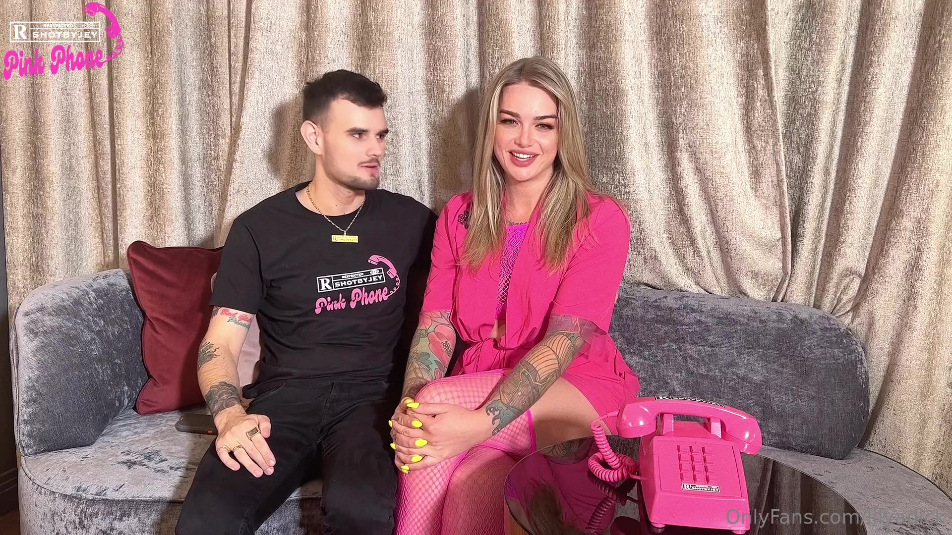 ** Pink Phone**