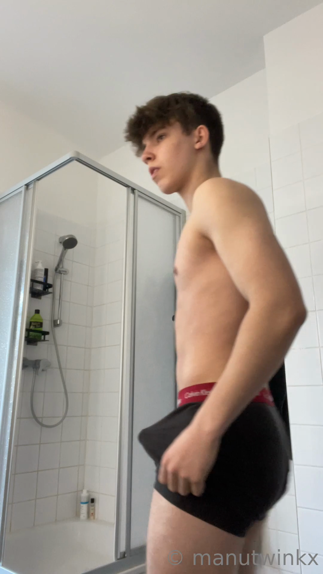 Behind The Scenes: 1/2