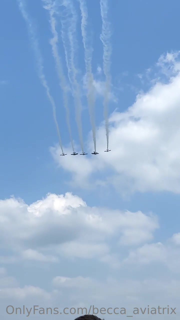 Love Going To Fly Ins And Watching The Impromptu Formation 2/2
