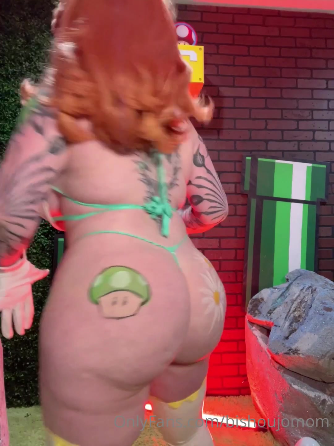 Princess Daisy Wants The Pipe