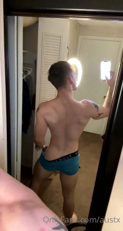 Austin Stripteasing In The Mirror