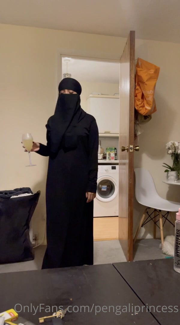 Hijabi Tenant Comes To Some Sort Of Agreement With Her Landlord For Not Paying The Rent