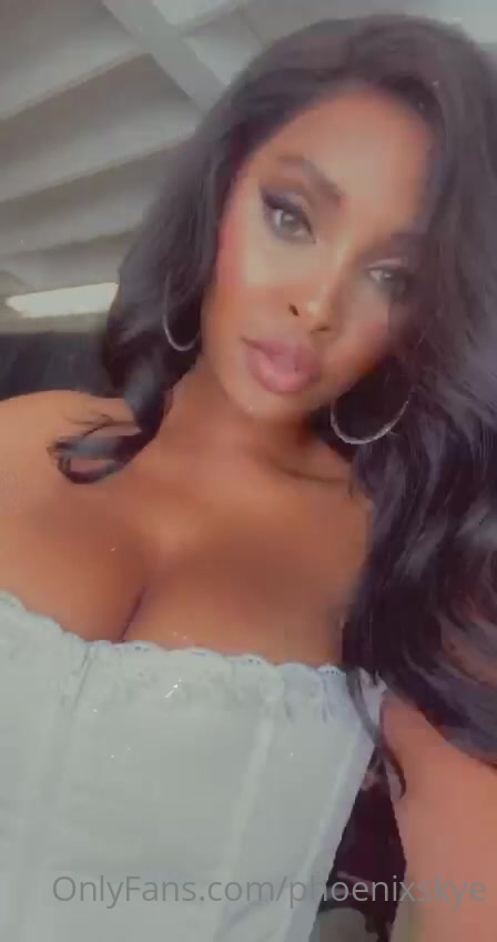 Hey I'm Phoenix, Welcome To My Of!