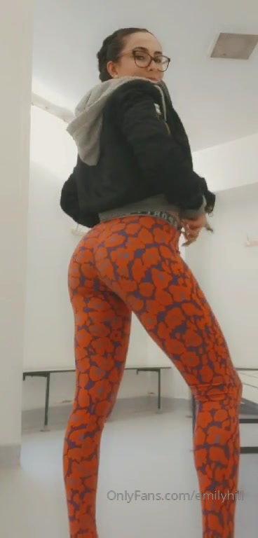 Flashing My Ass At The Gym