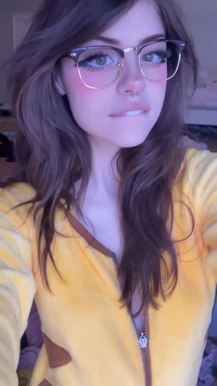 Hannahowo 2060217329