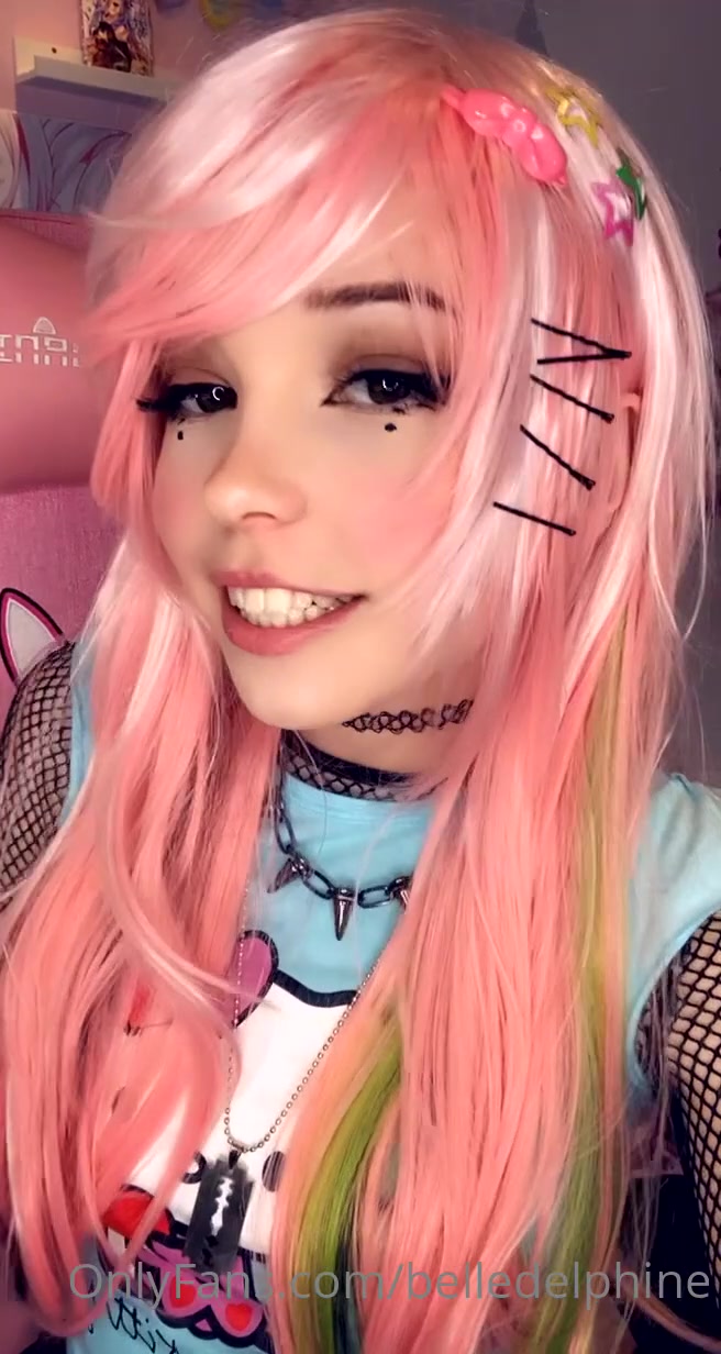 Just Singing To A Bunch Of Cringe Songs 1/6