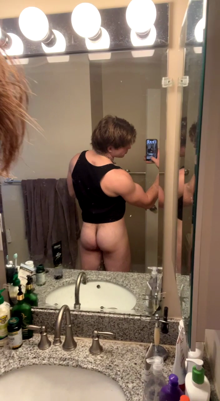 Sent This To The Gym Dilf That I Ducked Off In My Gym's Showers