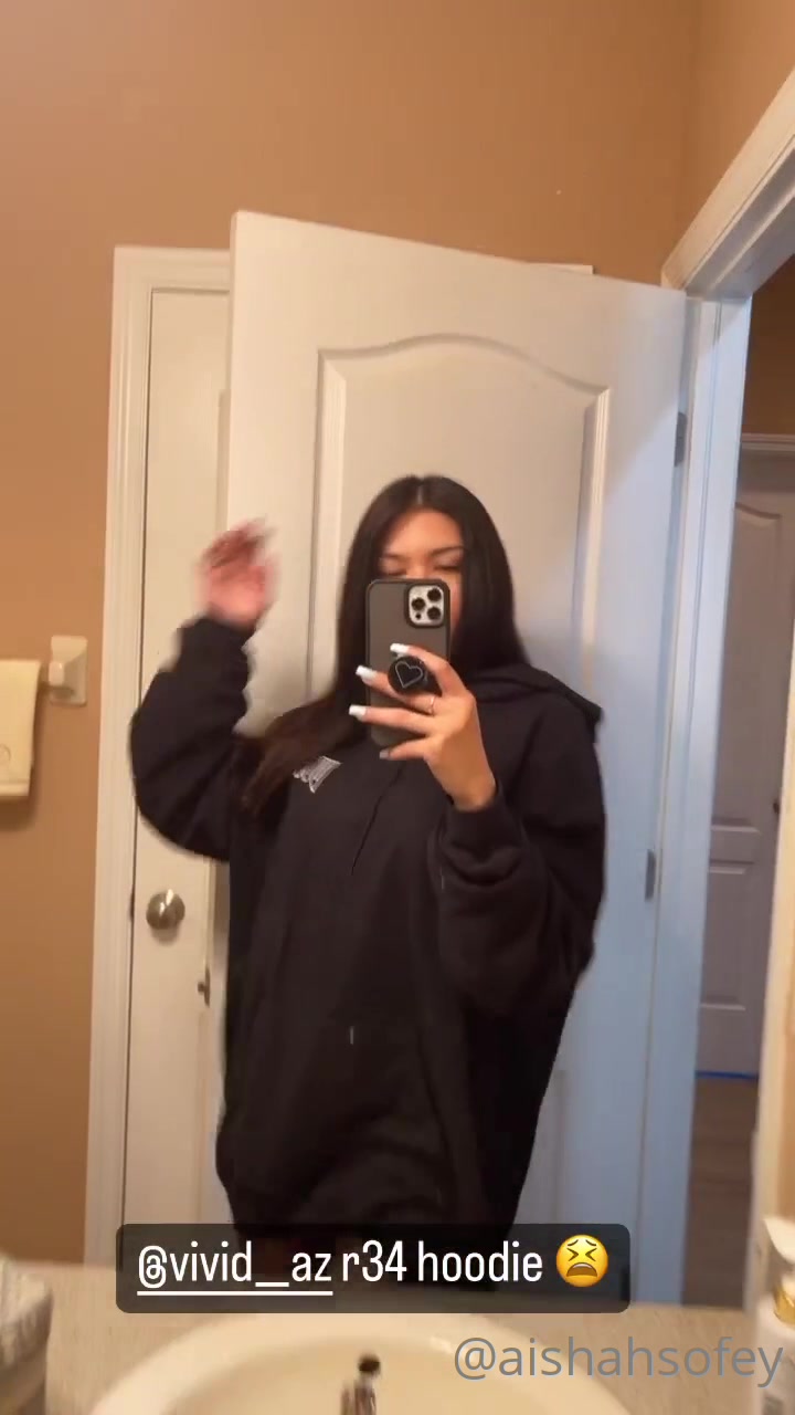 Psa: I Will Steal Your Favorite Hoodie And Make It Smell Like Me