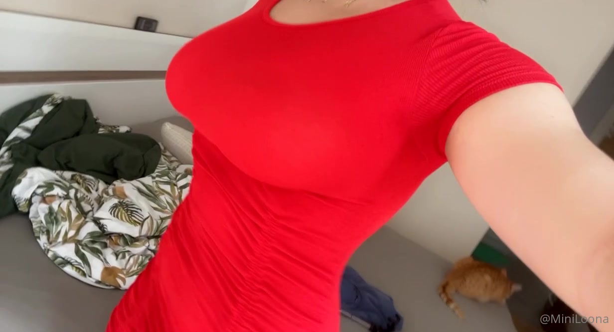 Guyyys, How Do I Look In Red?! 2/2