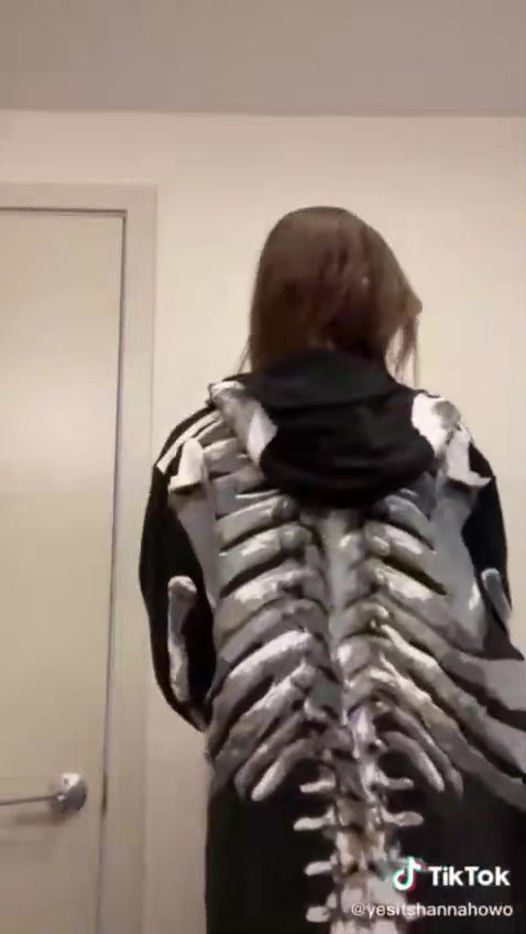 Hannahowo 1913021358